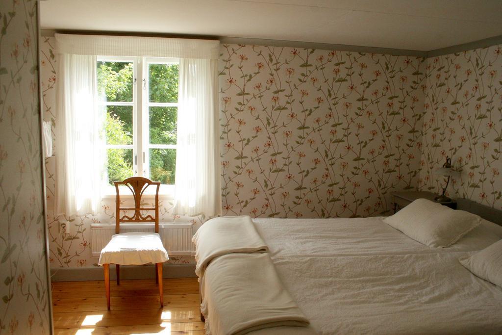 Bed and Breakfast Uddens Bed & Breakfast Öregrund Exterior foto