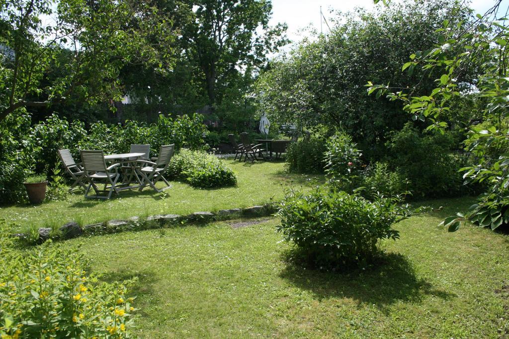 Bed and Breakfast Uddens Bed & Breakfast Öregrund Exterior foto